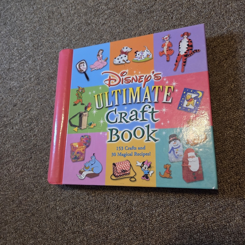🎈2/$15 Disney's Colorful Craft Book
